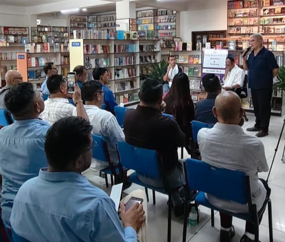 मदन पुरस्कार विजेता लेखक छुदेन काविमोलाई एकता बुक हाउस इन्डियाद्वारा सम्मान