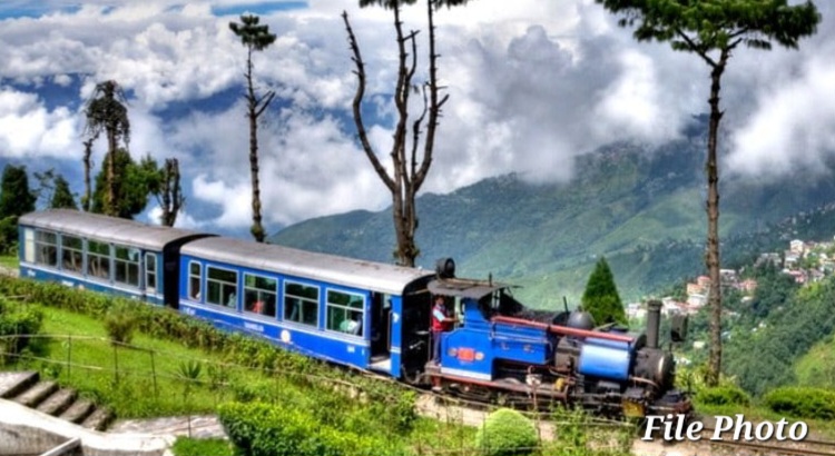 पहिरोको चुनौतीका बाबजुद ‘टोय ट्रेन’ द्वारा मे र जुनमा ऐतिहासिक रेकर्डतोड आम्दानी