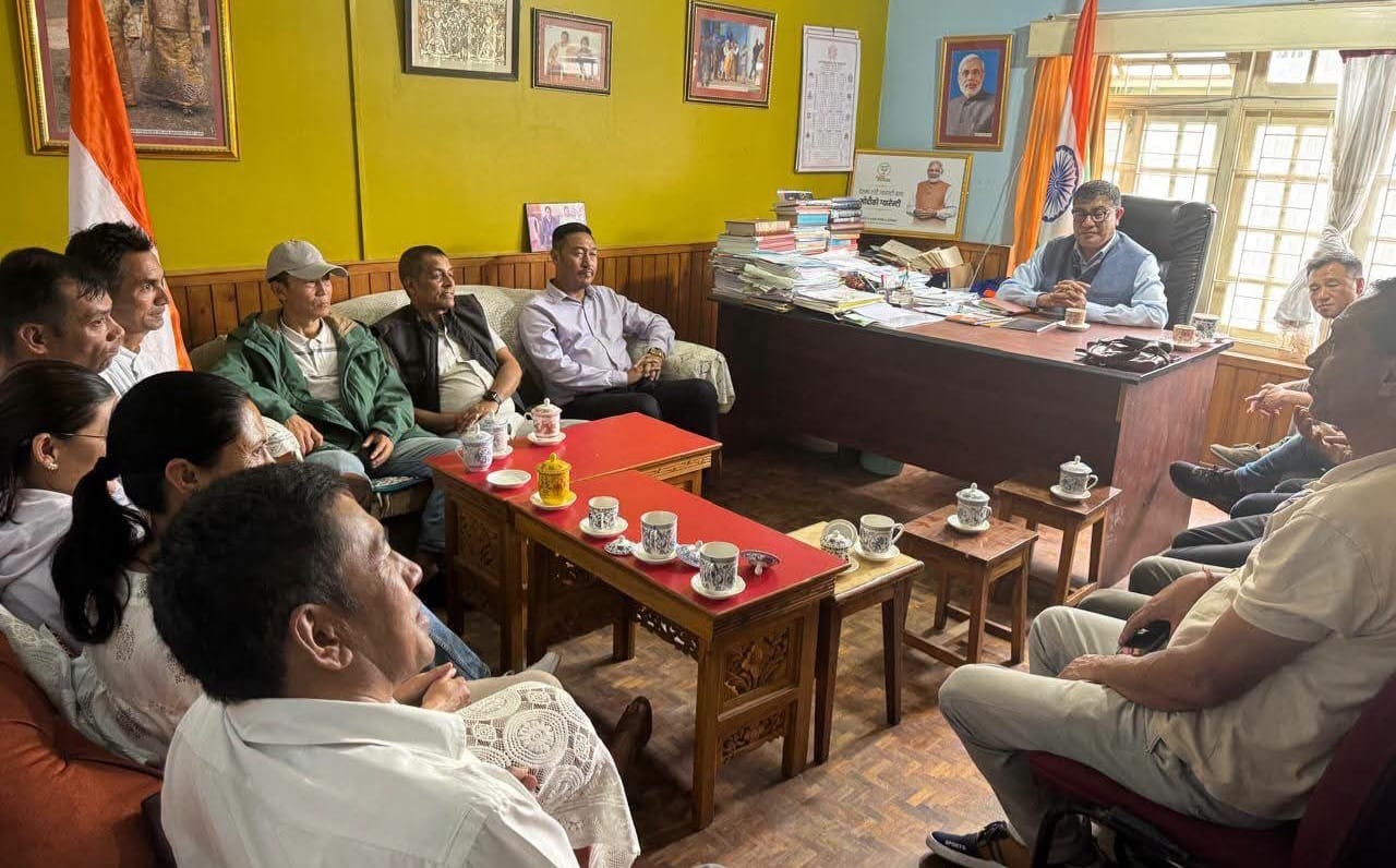 भाजपा प्रदेश अध्यक्षद्वारा अपर बर्तुक निर्वाचन क्षेत्रका कार्यकर्ताहरूसँग सङ्गठनात्मक बैठक