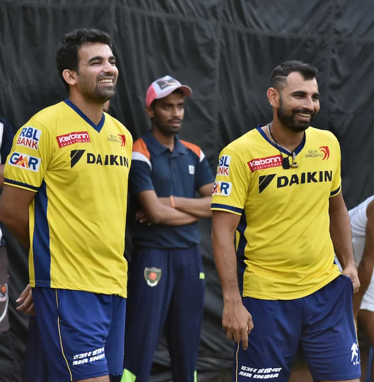 चर्चाहरूमा ध्यान नदिएर आफ्नो खेलको स्तर कायम राख्दै आफूलाई उपलब्ध राख्ने शमीलाई जहीर खानको सल्लाह