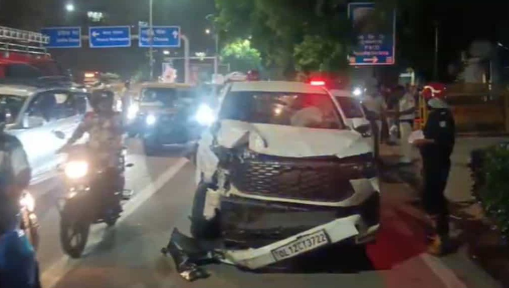 delhi-ito-road-accident