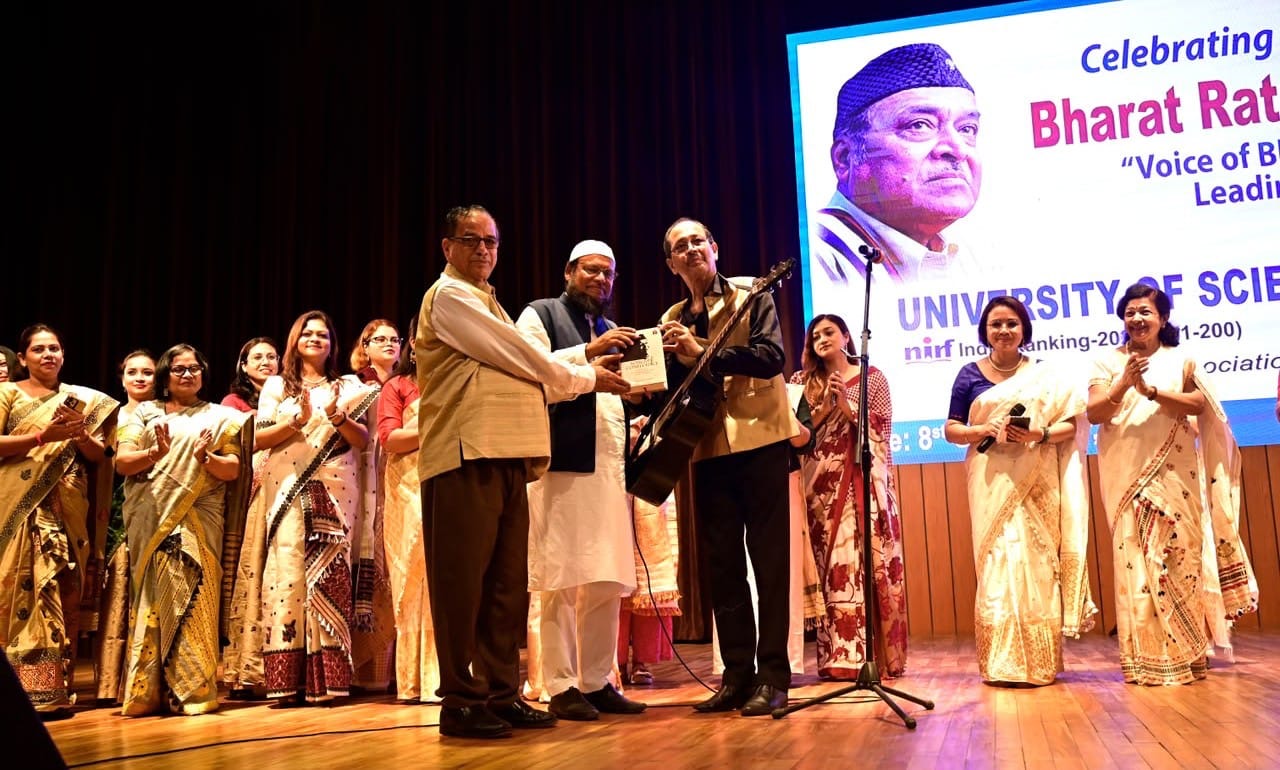 भूपेन हाजरिकाको शताब्दी जन्मजयन्तीमा युएसटिएम मा गुञ्जियो ‘मानुहे मानुहोर बाबे’