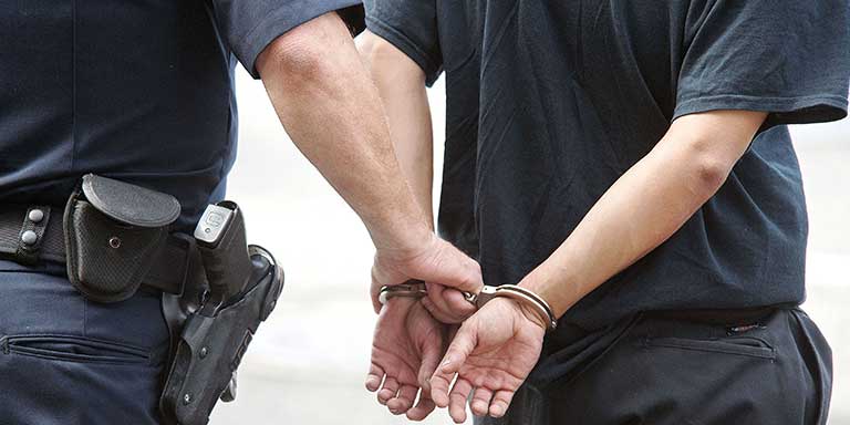 how-to-use-police-handcuffs